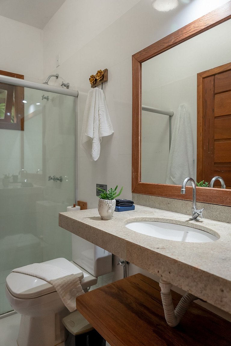Casa Beijaflor 3 suítes alto padrão Condom c/ SPA