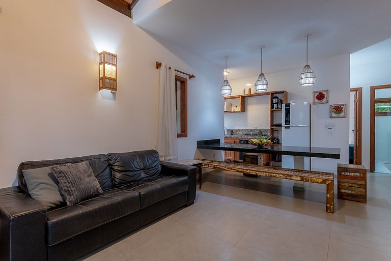 Casa Beijaflor 3 suítes alto padrão Condom c/ SPA
