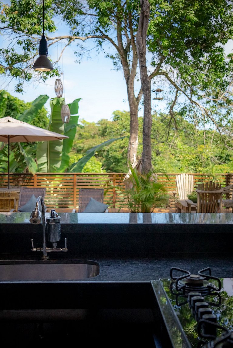 Casa Beijaflor 3 suítes alto padrão Condom c/ SPA