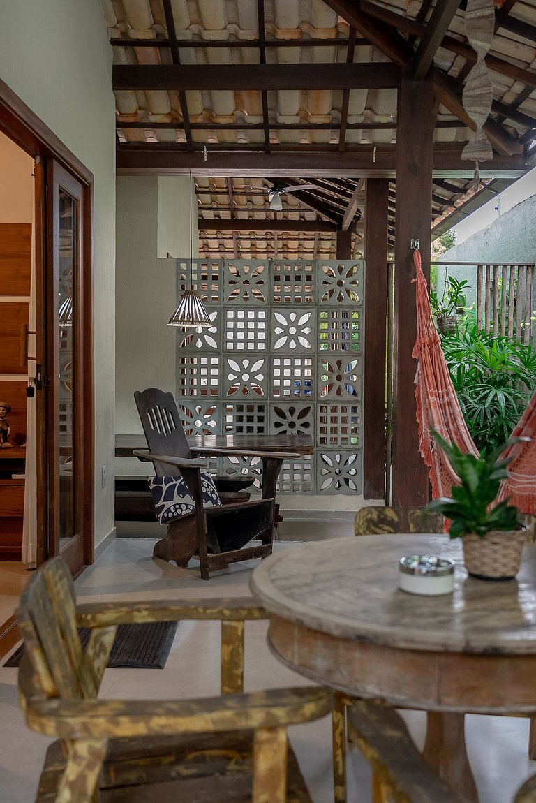 Casa Beijaflor 3 suítes alto padrão Condom c/ SPA
