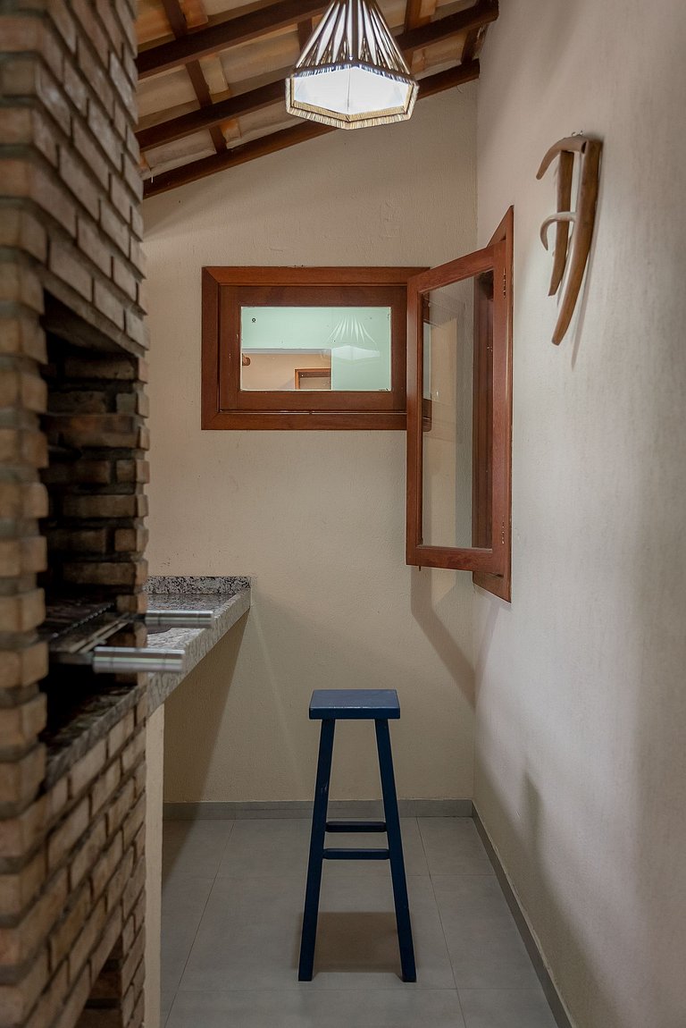 Casa Beijaflor 3 suítes alto padrão Condom c/ SPA
