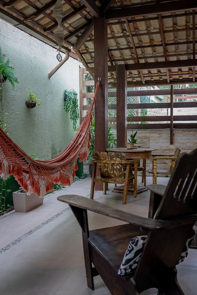 Casa Beijaflor 3 suítes alto padrão Condom c/ SPA