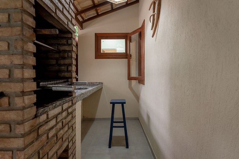 Casa Beijaflor 3 suítes alto padrão Condom c/ SPA