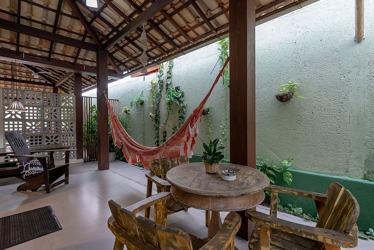 Casa Beijaflor 3 suítes alto padrão Condom c/ SPA