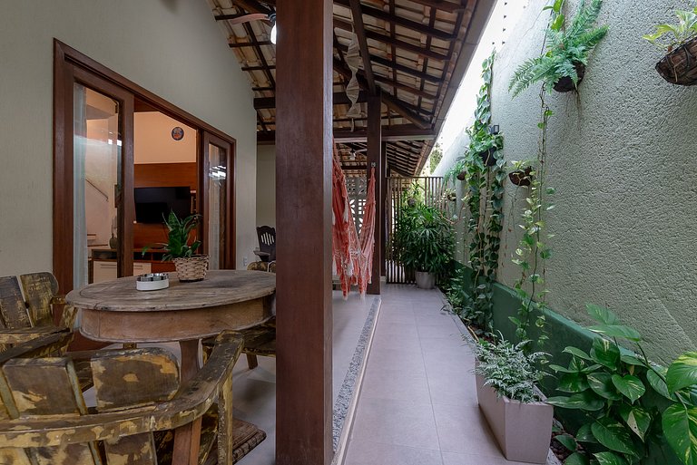 Casa Beijaflor 3 suítes alto padrão Condom c/ SPA
