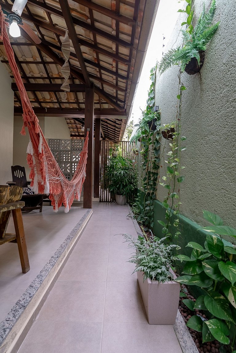 Casa Beijaflor 3 suítes alto padrão Condom c/ SPA