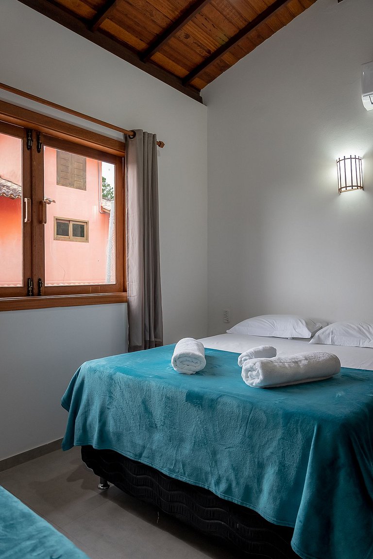 Casa Beijaflor 3 suítes alto padrão Condom c/ SPA