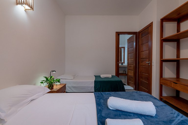Casa Beijaflor 3 suítes alto padrão Condom c/ SPA