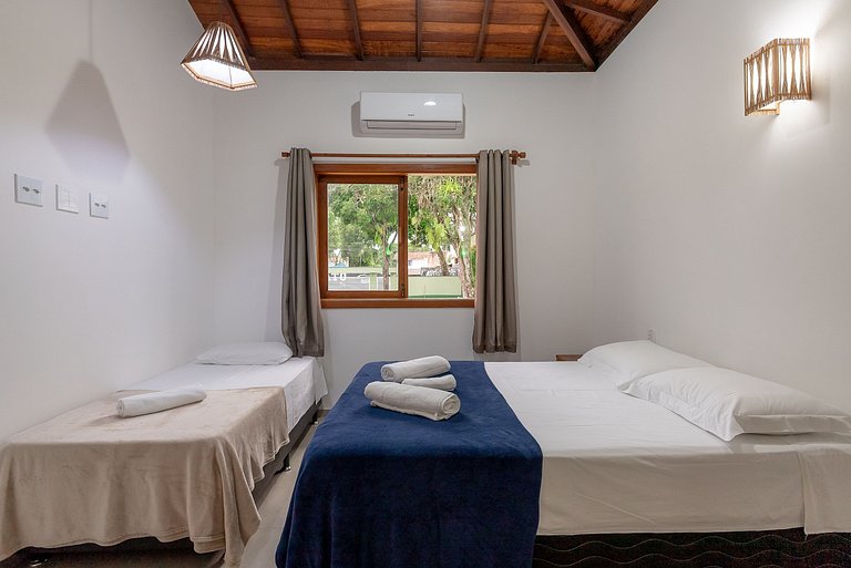 Casa Beijaflor 3 suítes alto padrão Condom c/ SPA