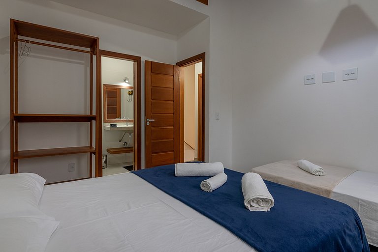 Casa Beijaflor 3 suítes alto padrão Condom c/ SPA