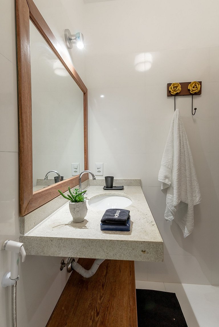 Casa Beijaflor 3 suítes alto padrão Condom c/ SPA