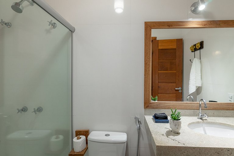 Casa Beijaflor 3 suítes alto padrão Condom c/ SPA