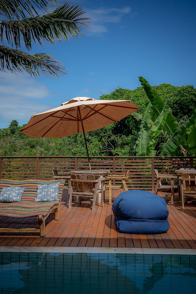 Casa Beijaflor 3 suítes alto padrão Condom c/ SPA