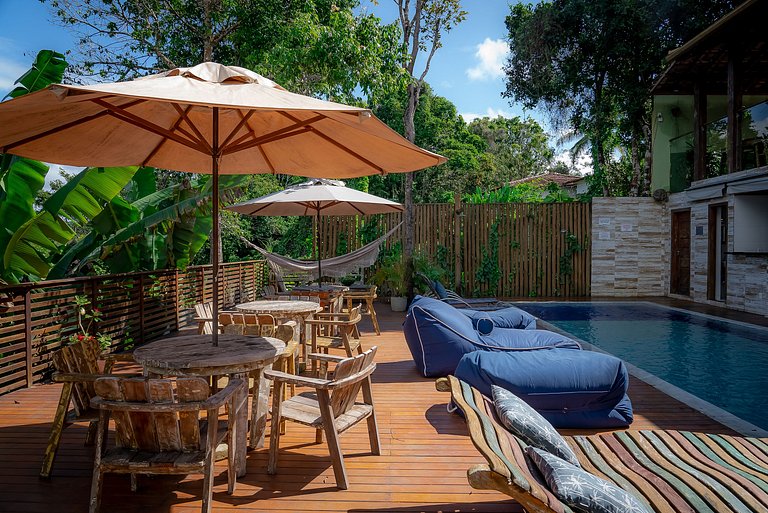 Casa Beijaflor 3 suítes alto padrão Condom c/ SPA