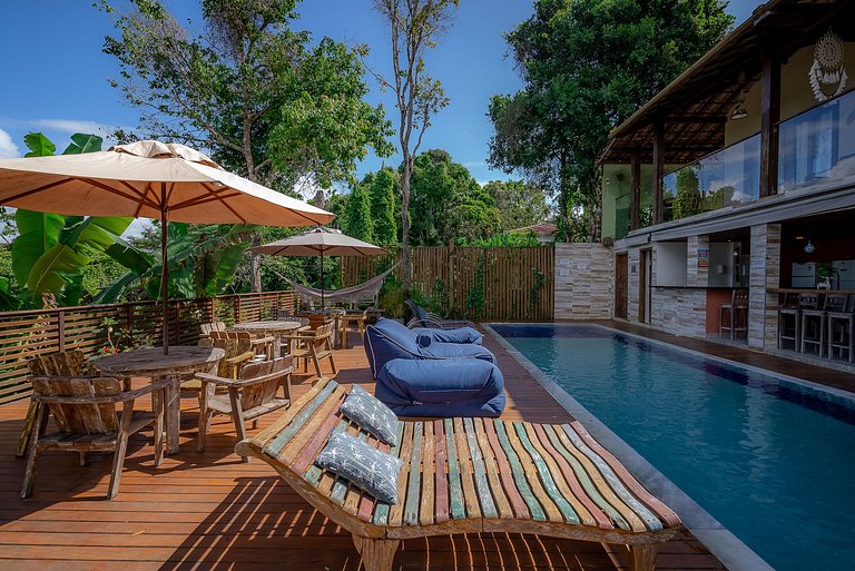 Casa Beijaflor 3 suítes alto padrão Condom c/ SPA