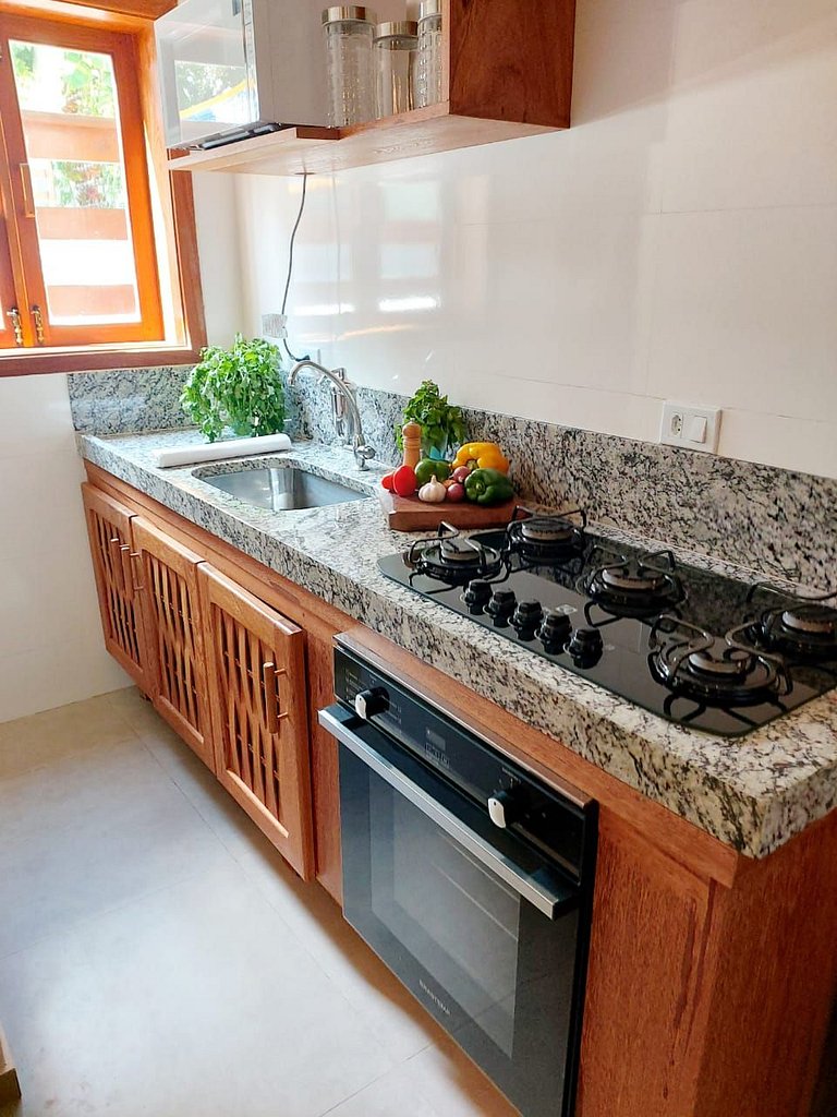 Casa Beijaflor 3 suítes alto padrão Condom c/ SPA