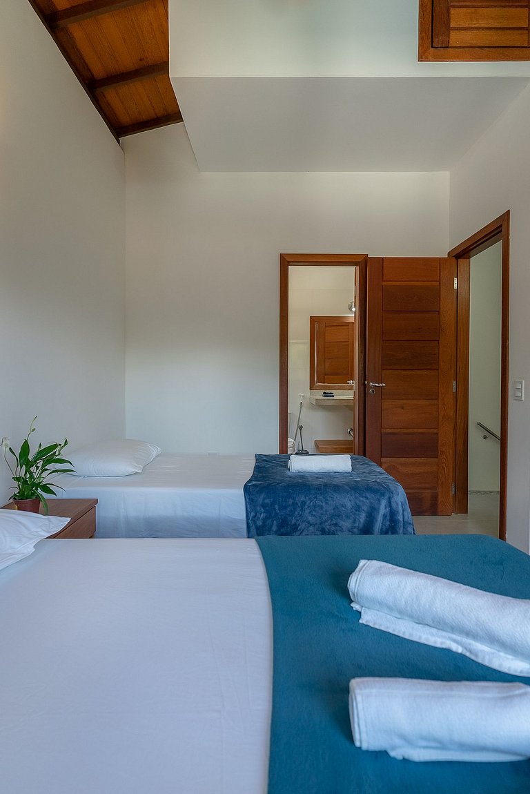 Casa Jandaia Alto padrão c/ 3 suites Condo c/ SPA