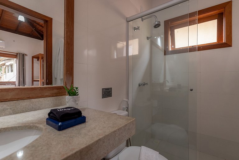 Casa Sabiá 3 suites Alto Padrão em Condo c/ SPA