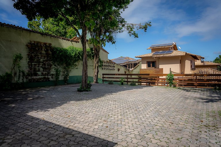 Casa Sabiá 3 suites Alto Padrão em Condo c/ SPA