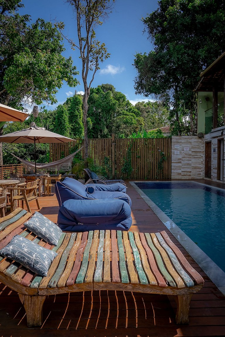 Casa Sabiá 3 suites Alto Padrão em Condo c/ SPA