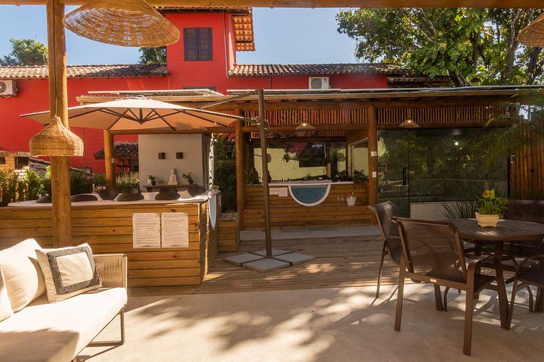 Casa Beijaflor 3 suítes alto padrão Condom c/ SPA