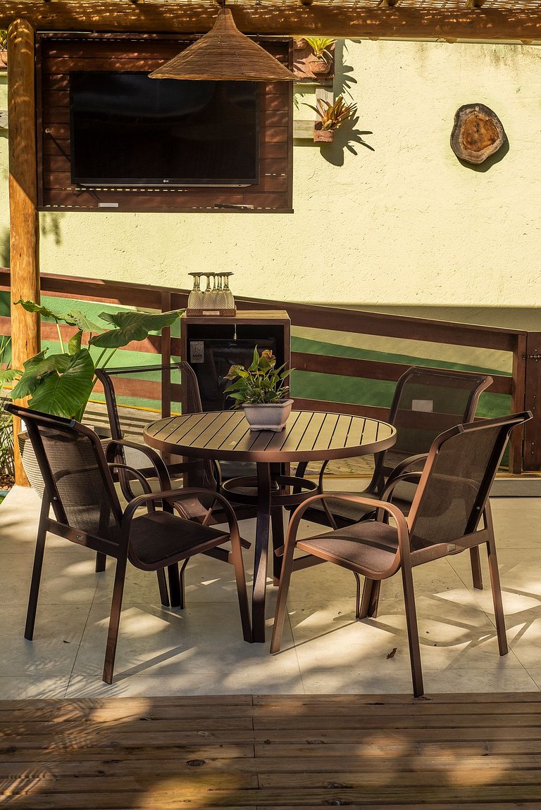 Casa Beijaflor 3 suítes alto padrão Condom c/ SPA