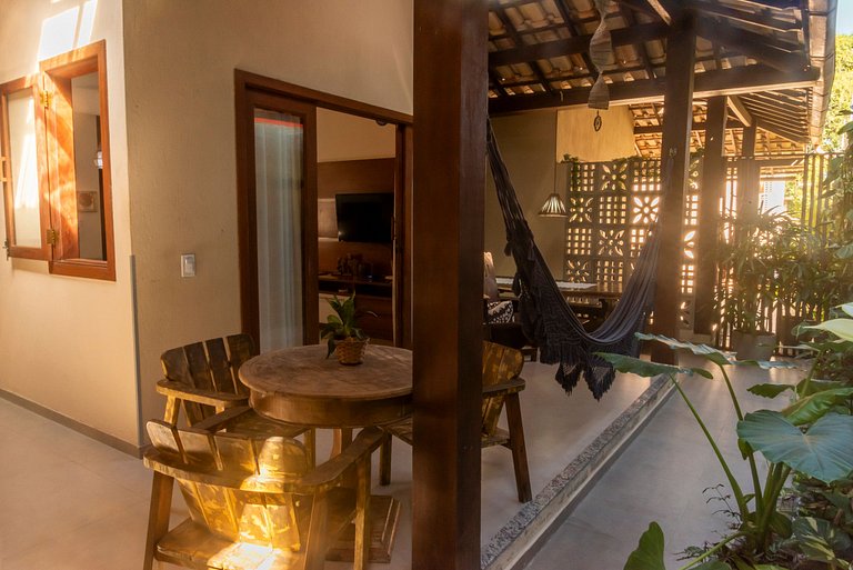 Casa Beijaflor 3 suítes alto padrão Condom c/ SPA