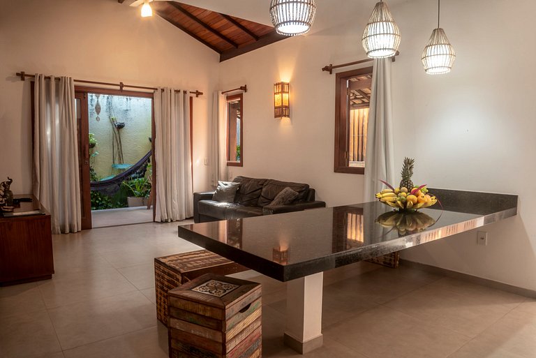 Casa Beijaflor 3 suítes alto padrão Condom c/ SPA